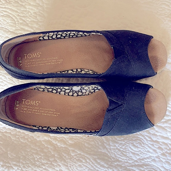 Toms Black Wedged Heel - Picture 2 of 2